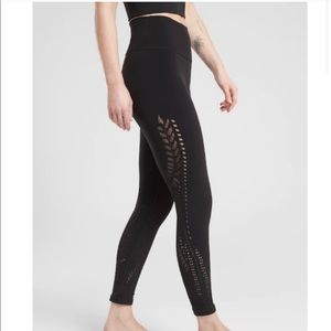 Athleta Warp Knit 7/8 Tight
